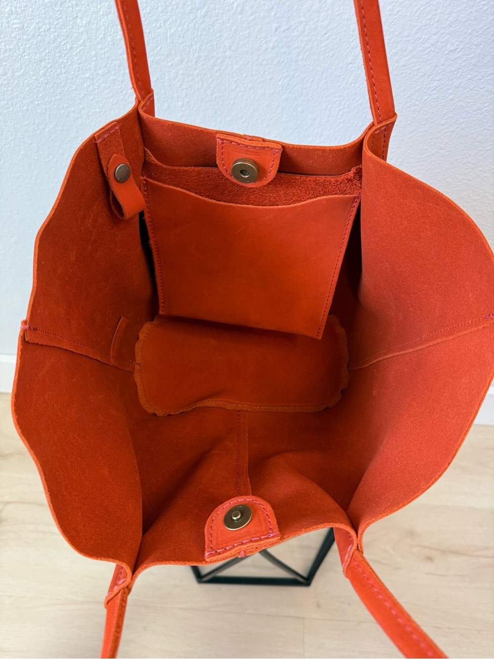 Portland Leather Goods Large Devan Bucket Tote Paprika Orange Red NWOT - Picture 6 of 7
